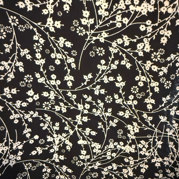 New- Max Studio- Black and White Floral High-Low Dress with Ruffle Detailing - Picture 8 of 10